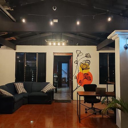 Blackout Hostel La Fortuna 외부 사진