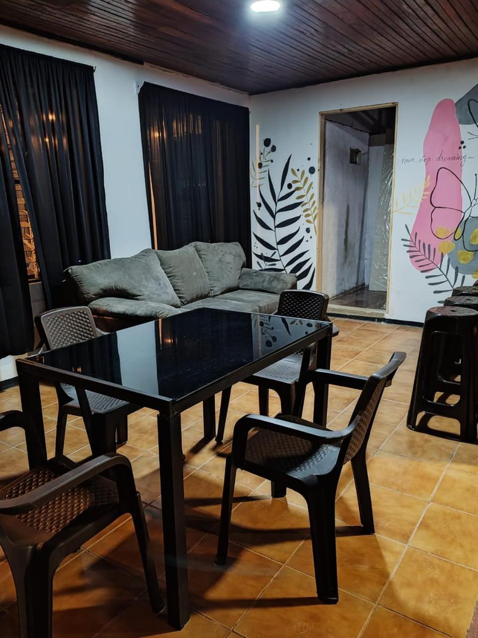 Blackout Hostel La Fortuna 외부 사진