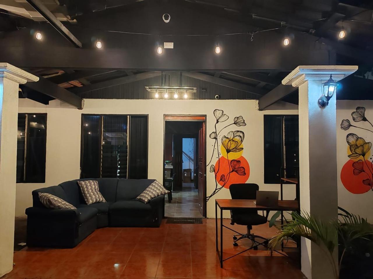 Blackout Hostel La Fortuna 외부 사진